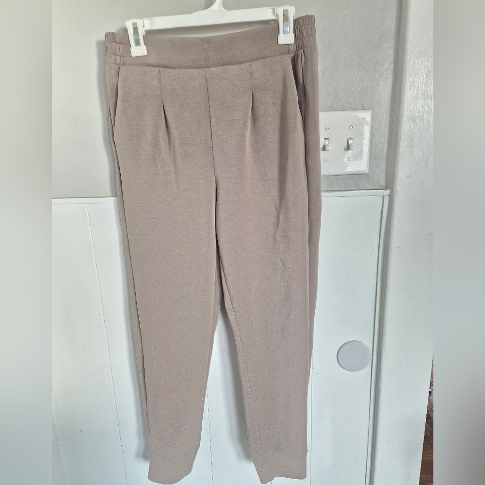 Avia Taupe Pleated Ponte Joggersavia Size Small 4/6